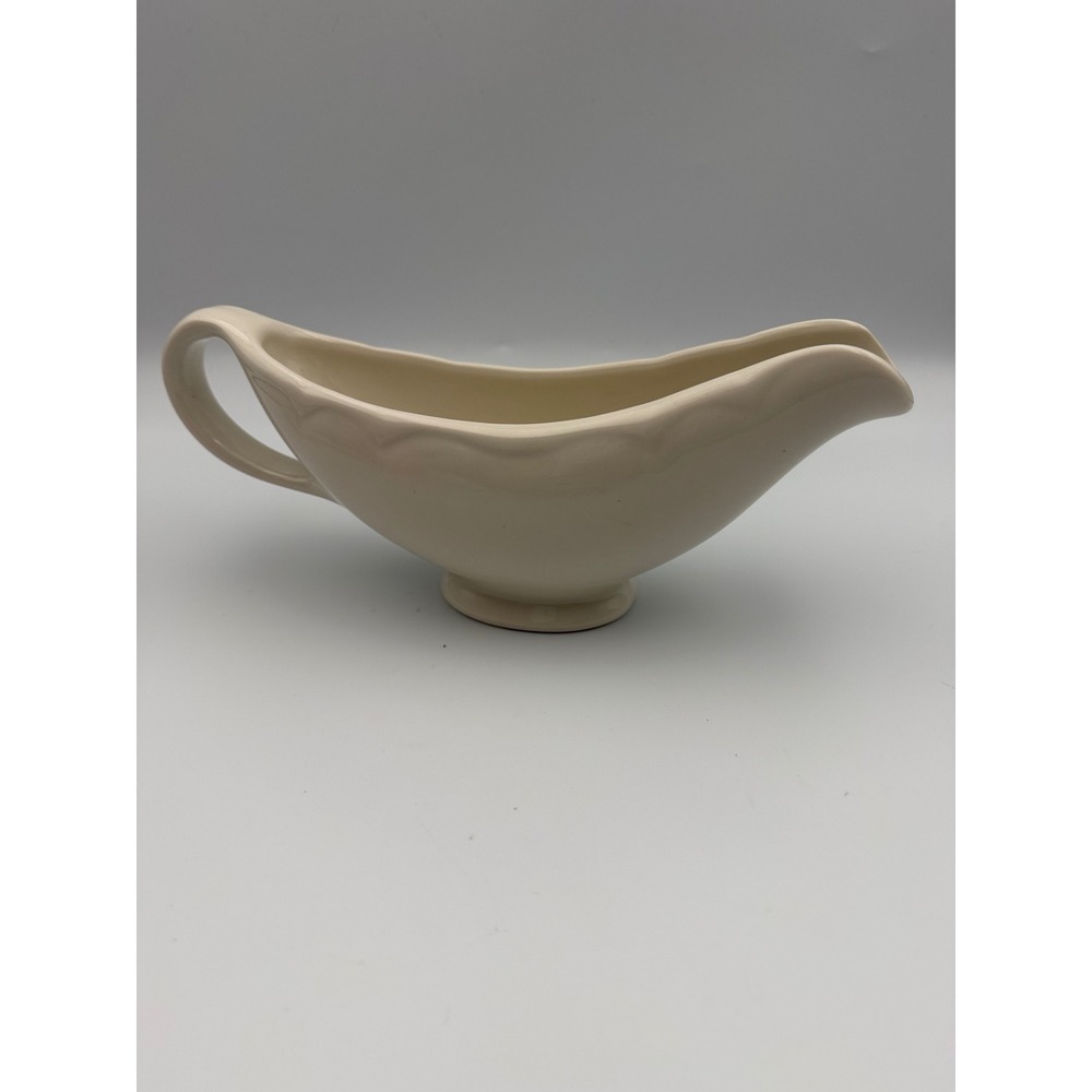 Vintage HLC USA Homer Laughlin Ivory Ceramic Gravy Boat Scalloped Rim Pedestal